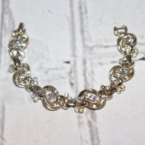 Beautiful gold and rhinestone Kramer bracelet 7" - Picture 1 of 8